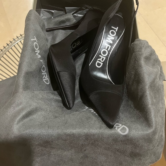 New Tom Ford Black Swarovski Pumps in Size US 8/38 (EU) - Picture 14 of 17